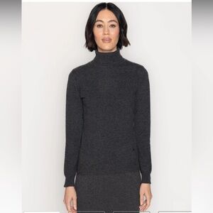 Black Goat Classic Kohl Turtleneck Size M